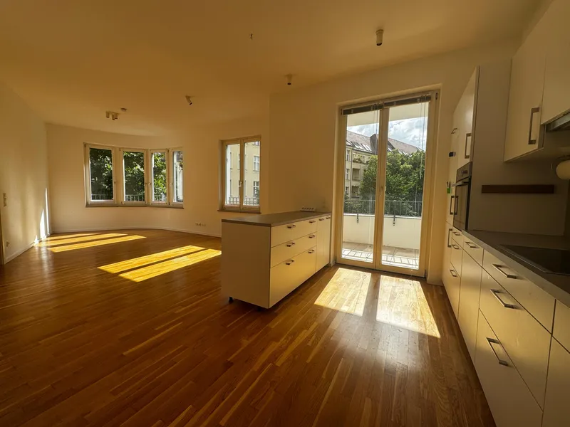 Loftähnliche Neubauwohnung mit Einbauküche direkt am Ostkreuz — photo 1